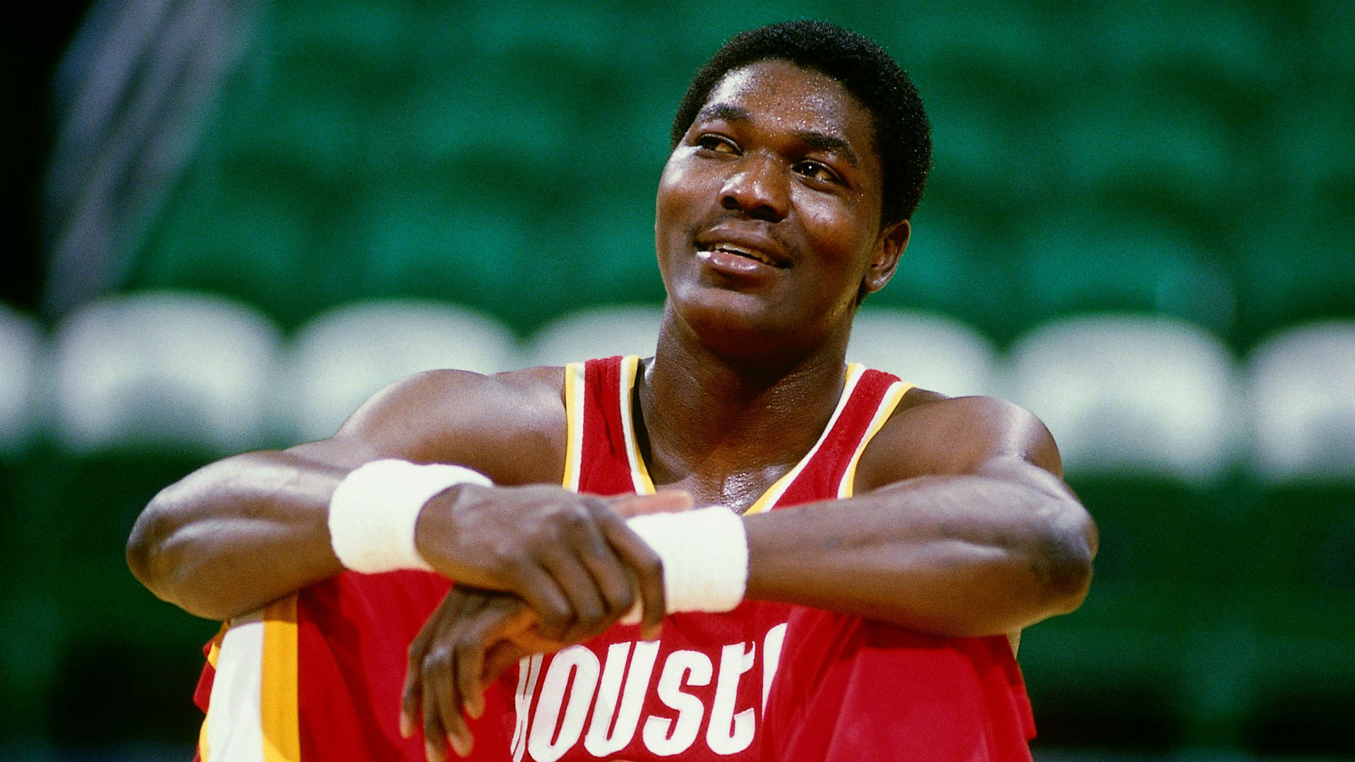 hakeem-olajuwon-102172020-nbae-gettyimages_1t786rvrjvegn1b3uutp8tetyz.jpg